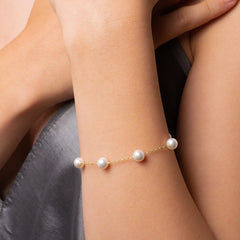 Dainty Gold Chain & Floating Pearl Station Bracelet