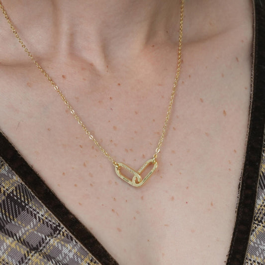 Jeluxa Personalized Interlocking Name Necklace – Custom Engraved Pendant with CZ Stones