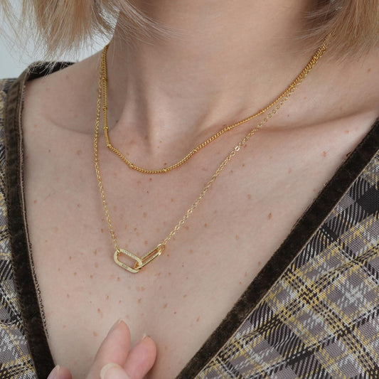 Jeluxa Personalized Interlocking Name Necklace – Custom Engraved Pendant with CZ Stones
