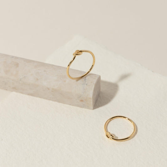 Minimalist Knot Ring