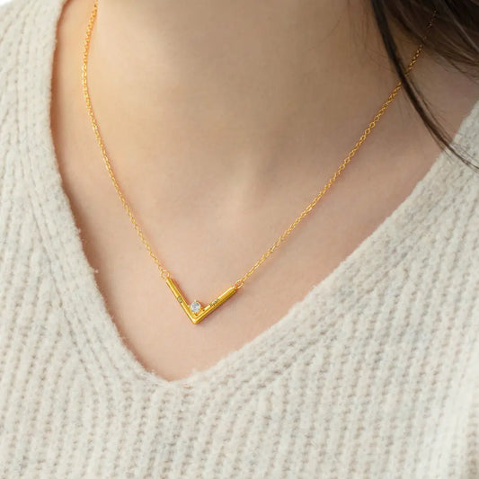 Couple Name V-Shaped Bar Necklace with Diamond