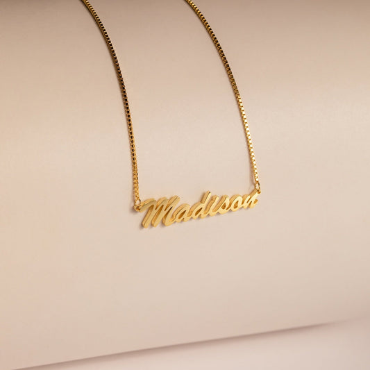 Personalized Custom Name Necklace in Box Chain